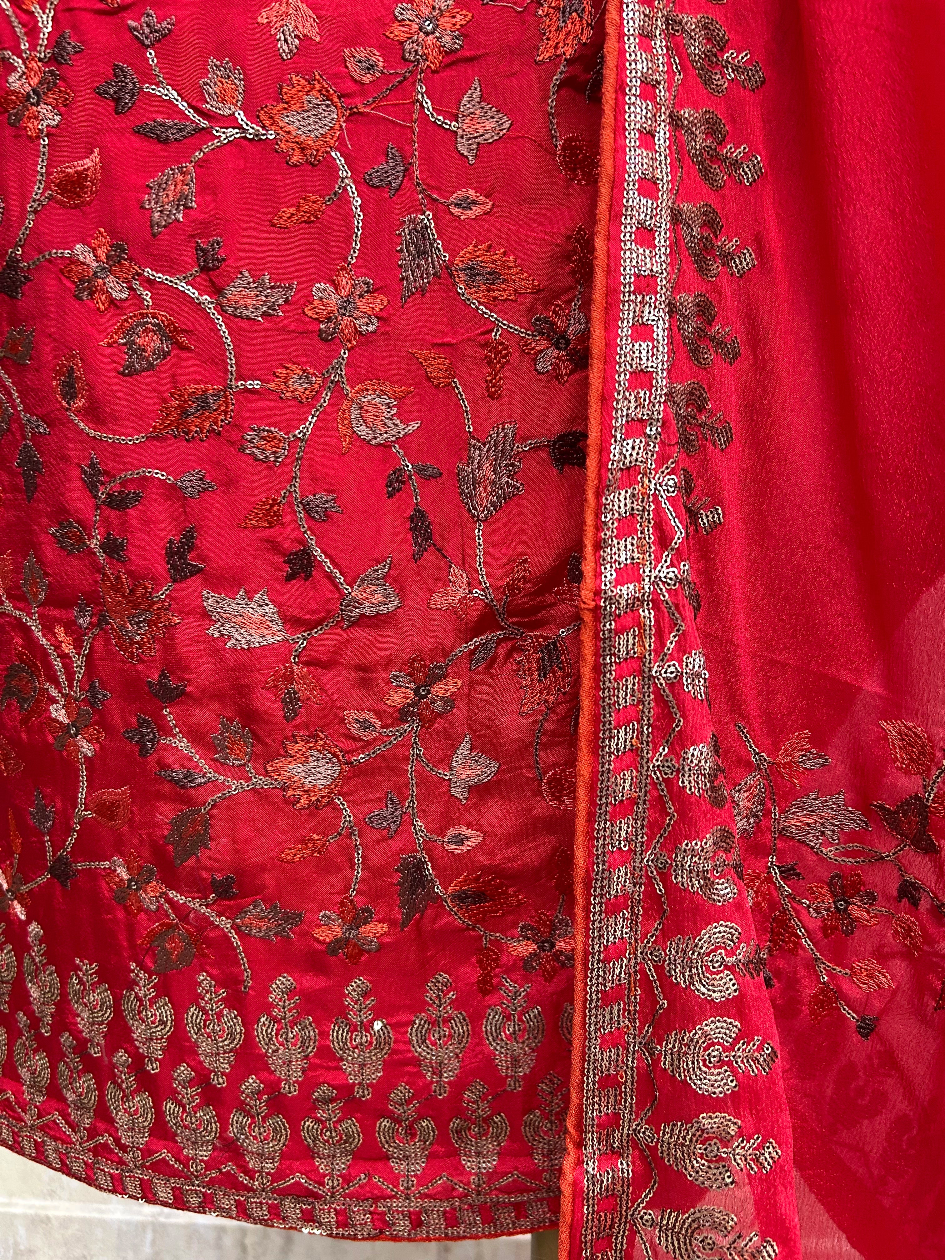 Unstitched Suit Set Opada with Thread Embroidery