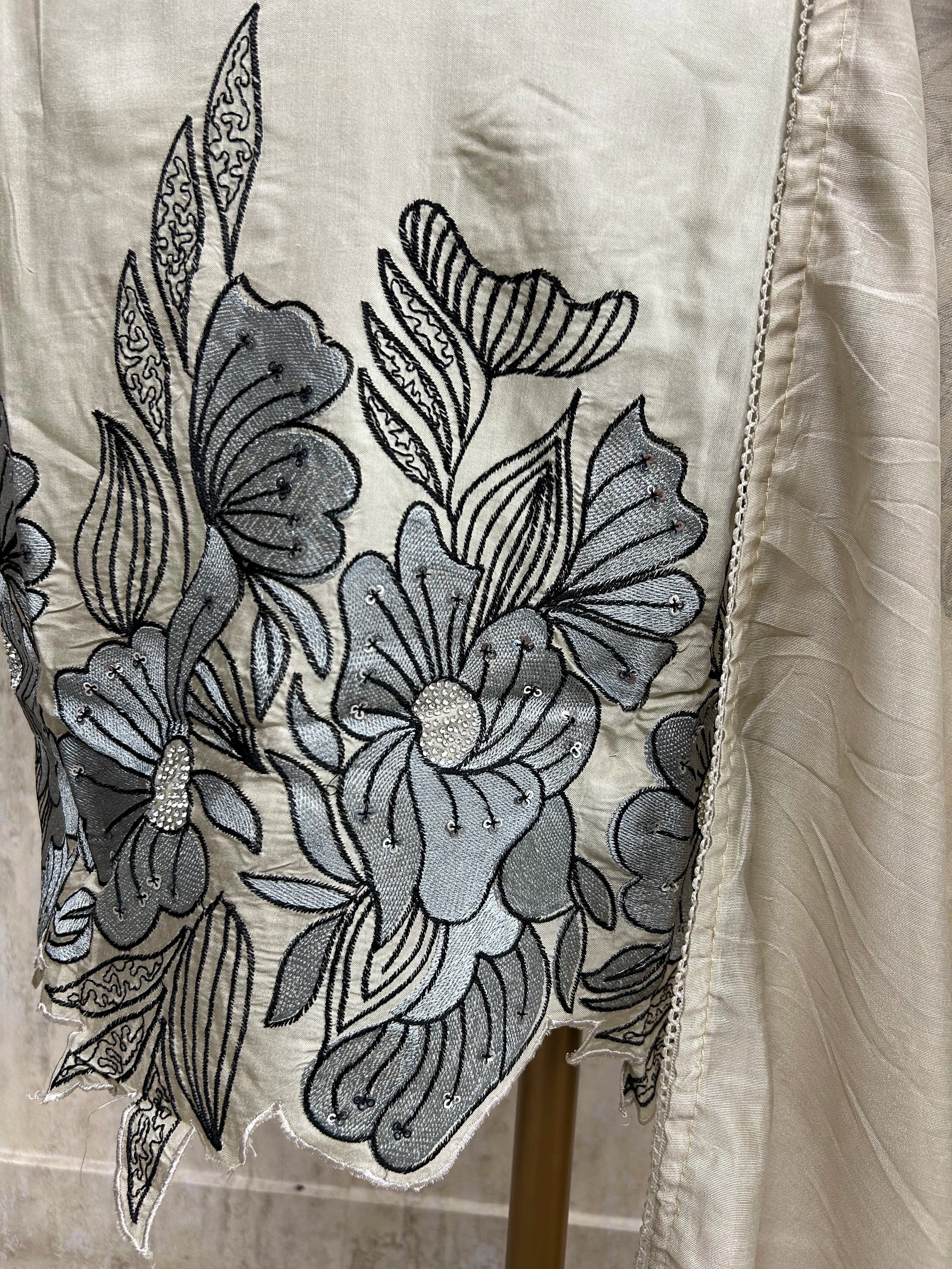 Mul Chanderi Unstitched Suit Set With Scalping Work
