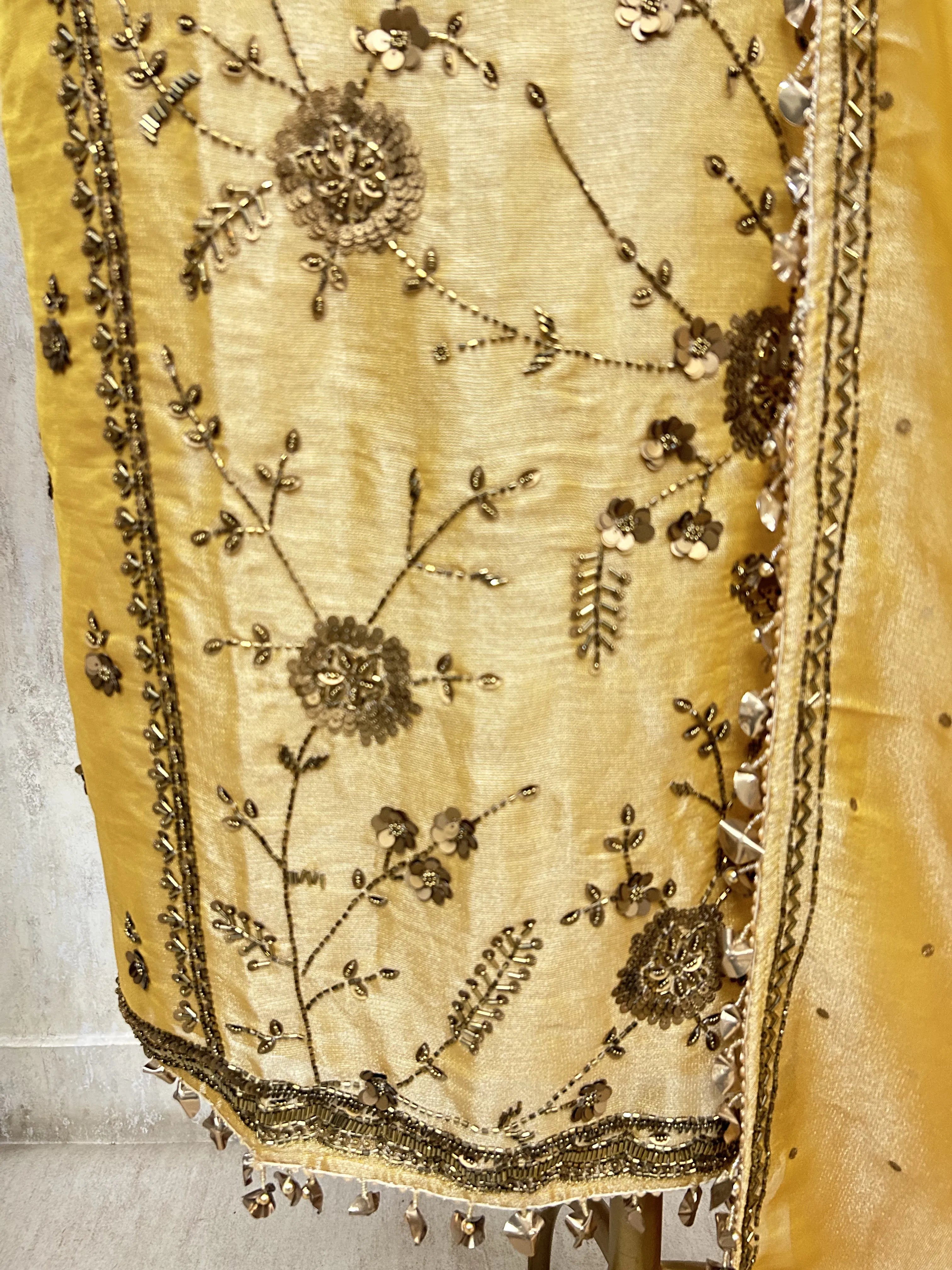 Ethereal Floral Grace Unstiched Suit