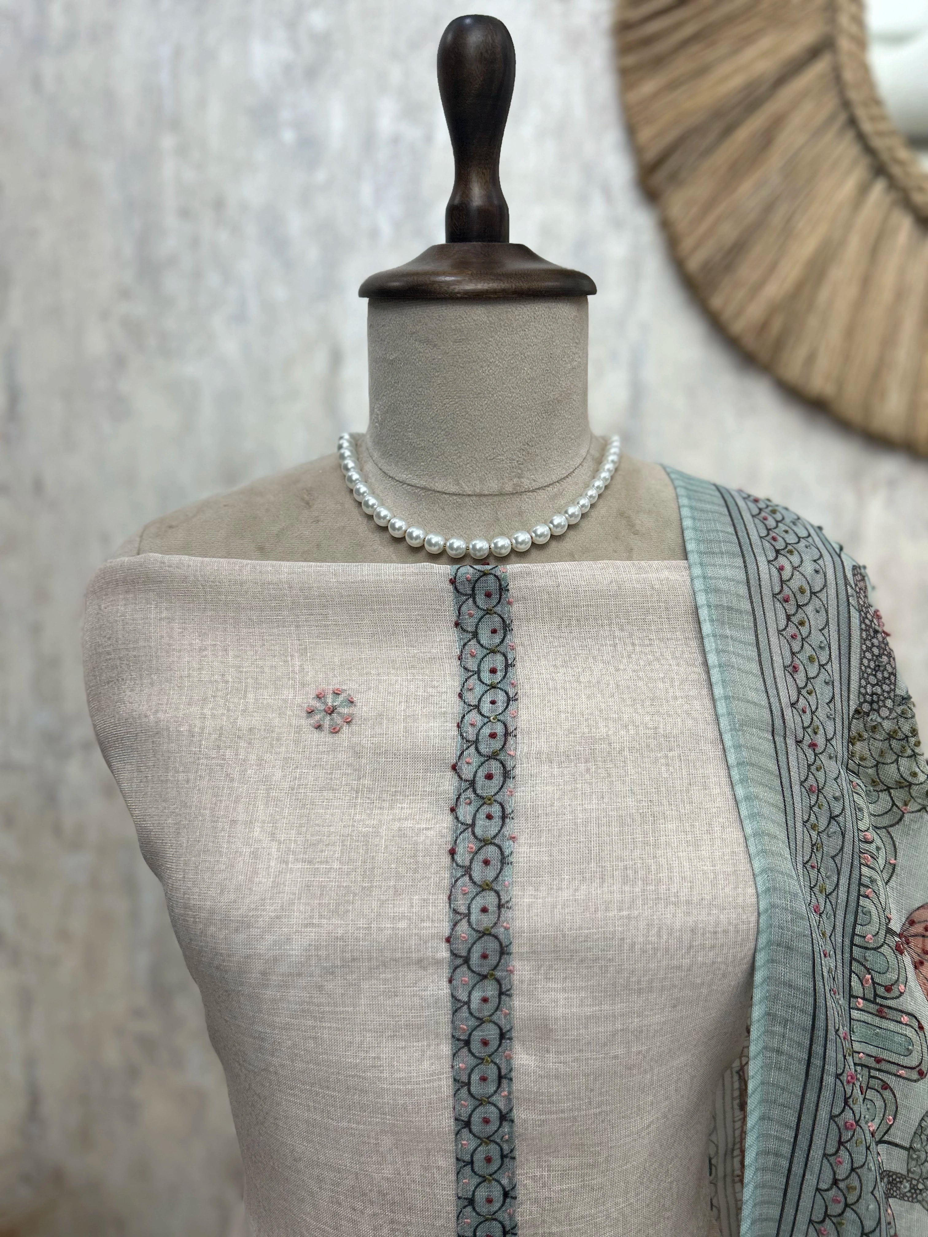 Linen Unstitched Suit Set With Kantha Motifs