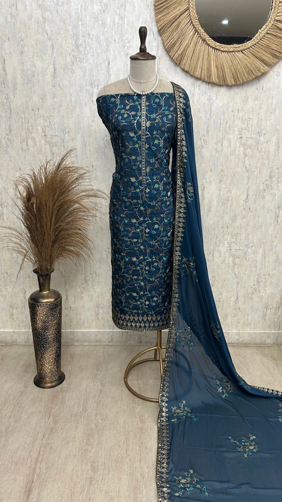 Unstitched Suit Set Opada with Thread Embroidery