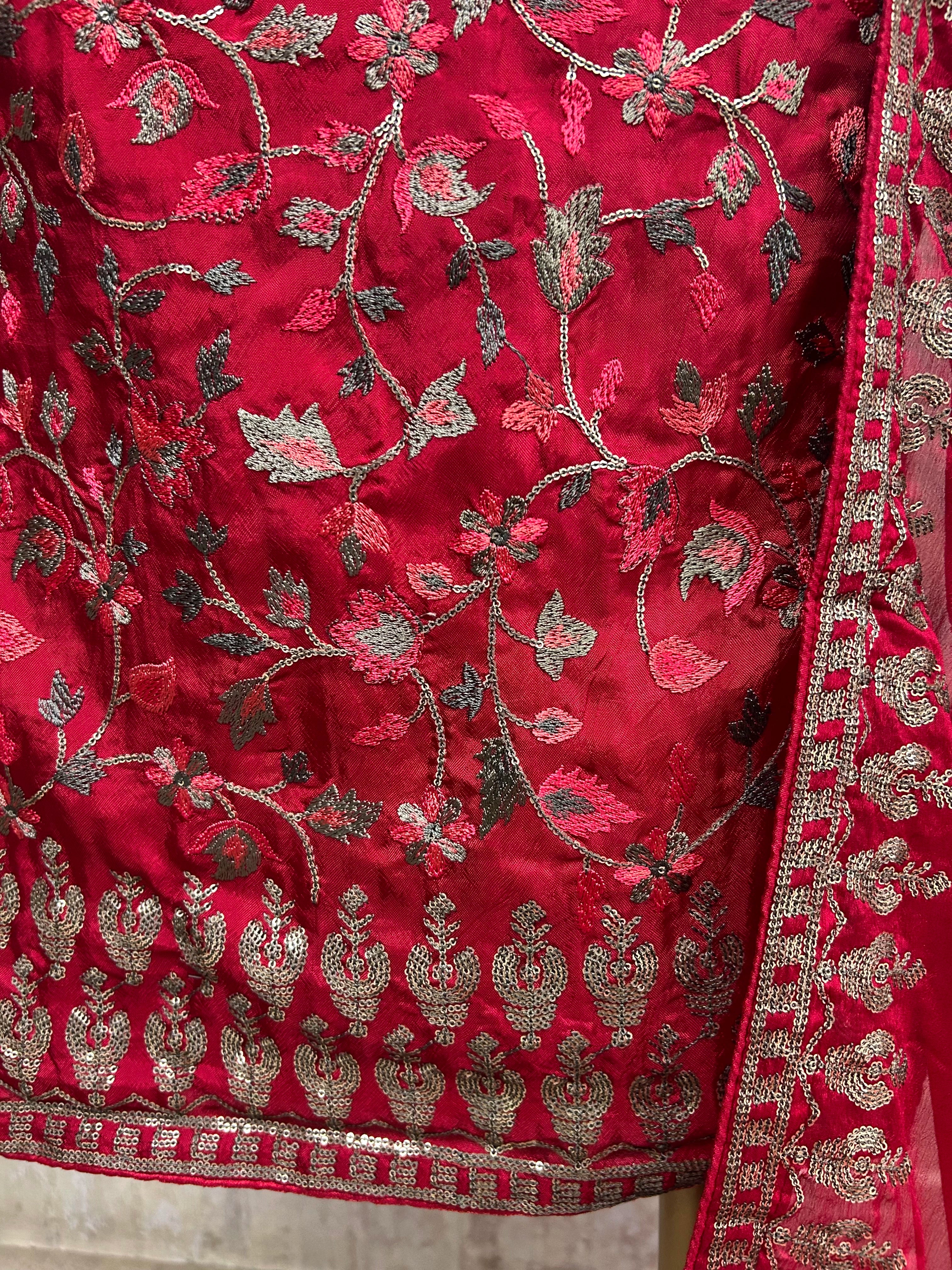 Unstitched Suit Set Opada with Thread Embroidery