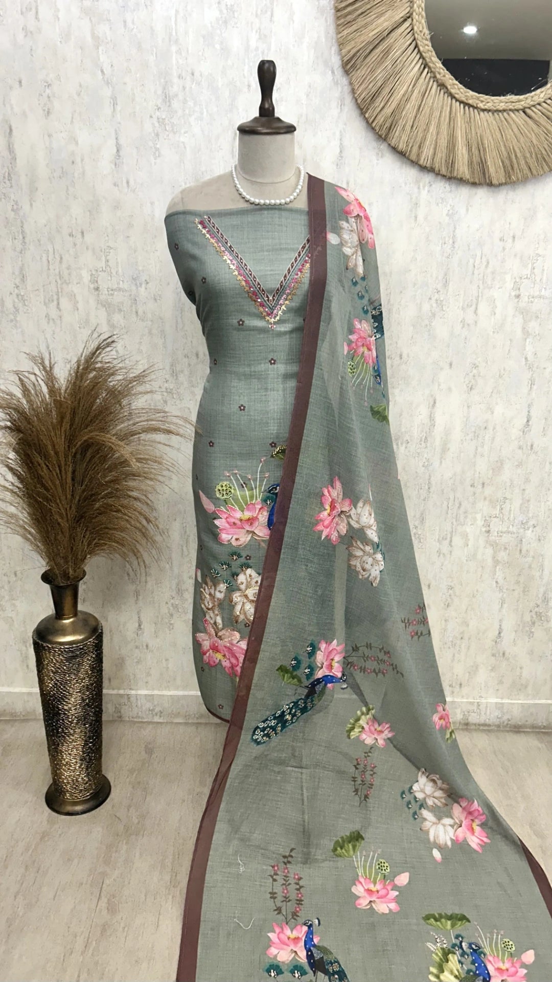 Linen Unstitched Suit Set With Kantha Work