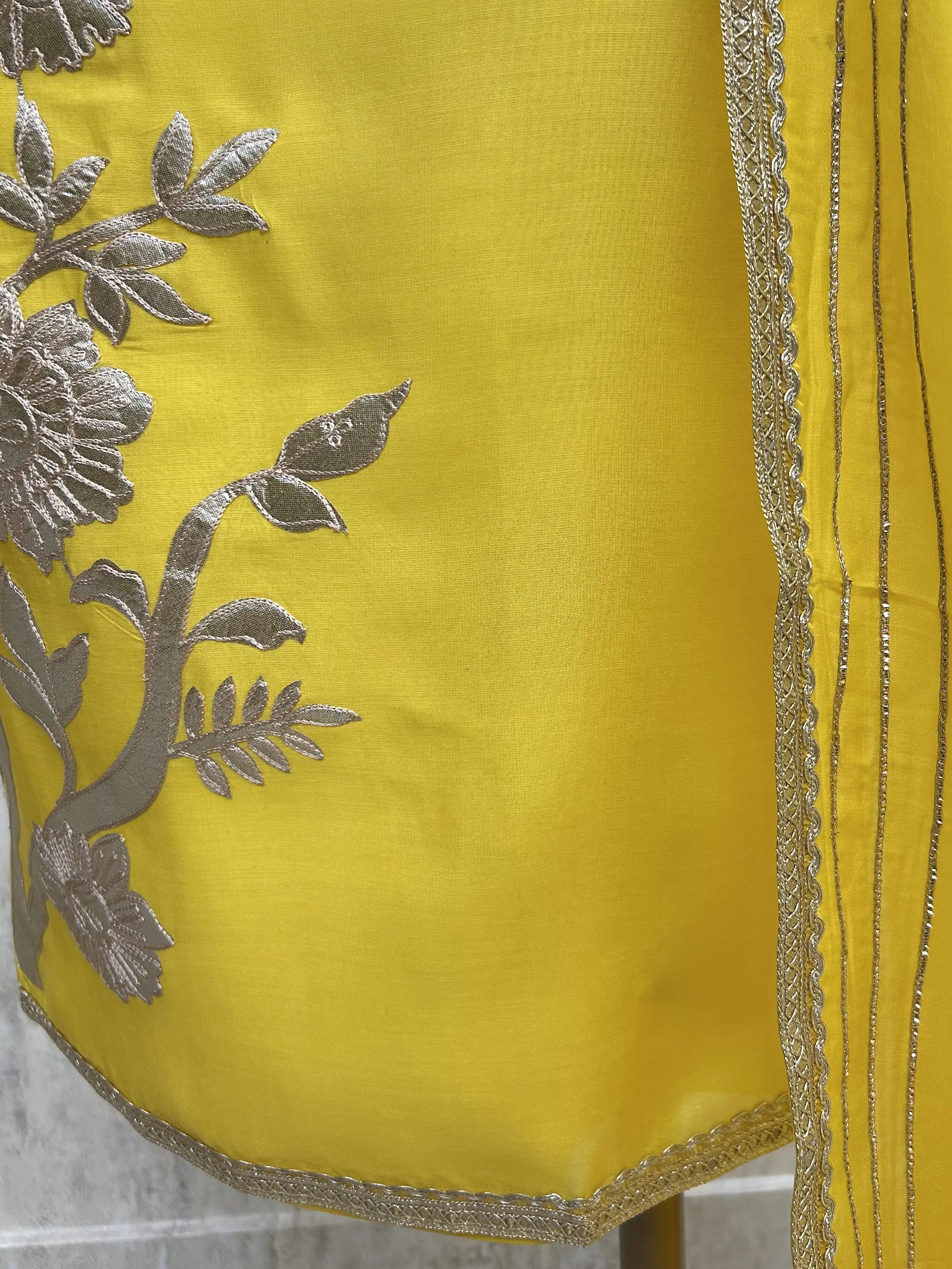 Mul Chanderi Unstitched Suit Set With Mul Chanderi Dupatta