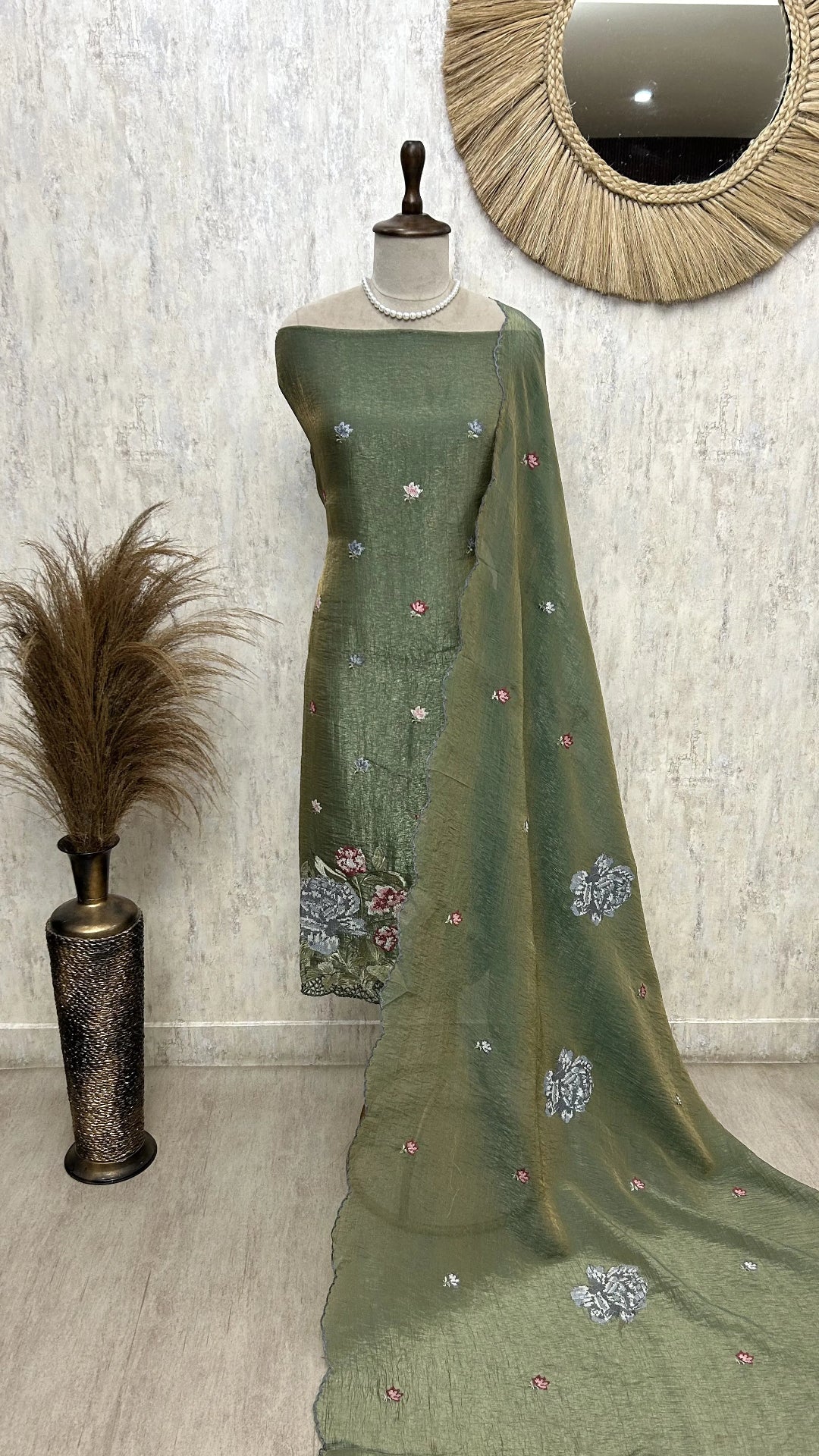 Onex Unstitched Suit Set Featuring Thread Embroidery
